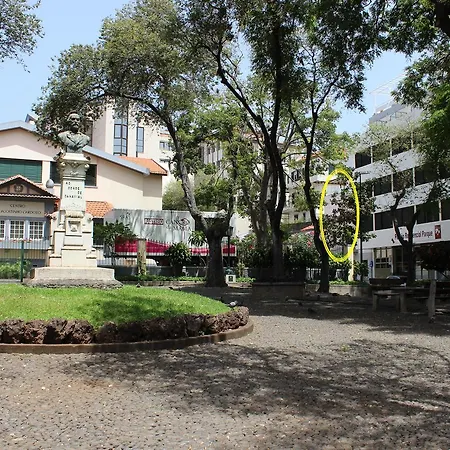 Madeira Center Apartahotel