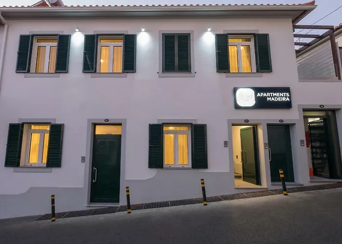 מלון דירות Madeira Center 3*